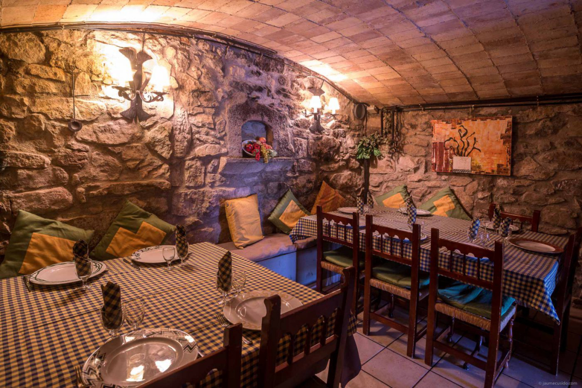 Cal Paradís Cataluña - salo visuel 2/3 Cal Paradís Cataluña - salo visuel 2/3