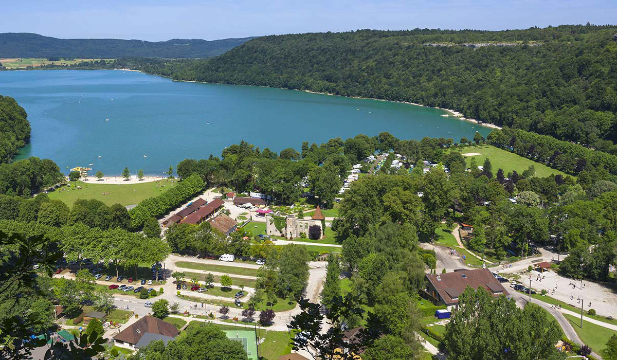 Domaine de Chalain Franco Condado - Doucier visuel 1/9