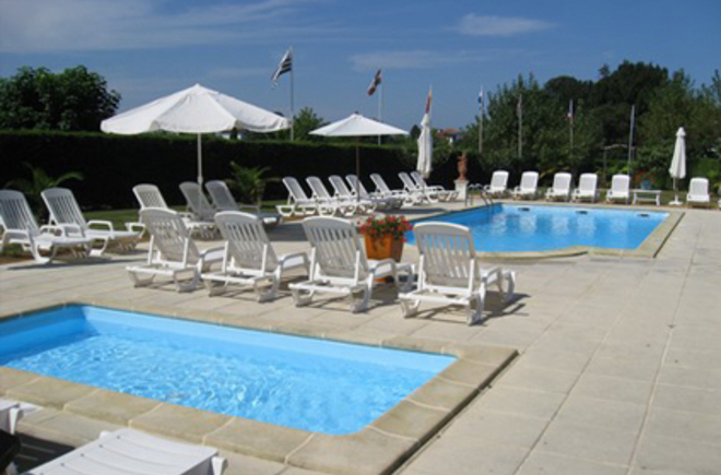 La Ferme des 4 Chênes Aquitania - Urt visuel 1/7 La Ferme des 4 Chênes Aquitania - Urt visuel 1/7