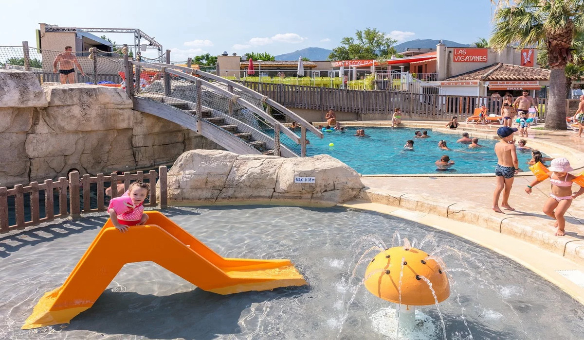 La Sardane Languedoc-Rosellón - Argelès-sur-Mer visuel 4/13 La Sardane Languedoc-Rosellón - Argelès-sur-Mer visuel 4/13