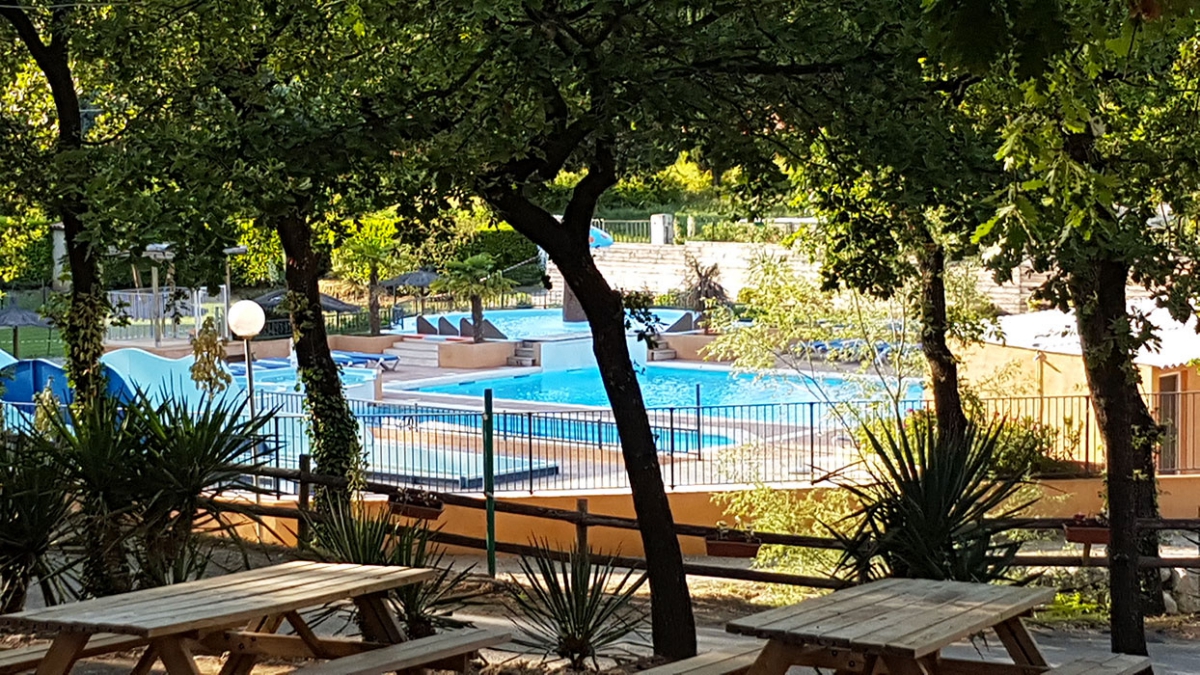 Le Ruou Provenza-Alpes-Costa Azul - Villecroze visuel 3/17 Le Ruou Provenza-Alpes-Costa Azul - Villecroze visuel 3/17