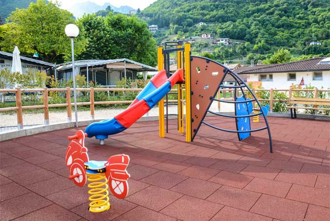 Pilù Lombardía - Anfo visuel 2/3 Pilù Lombardía - Anfo visuel 2/3