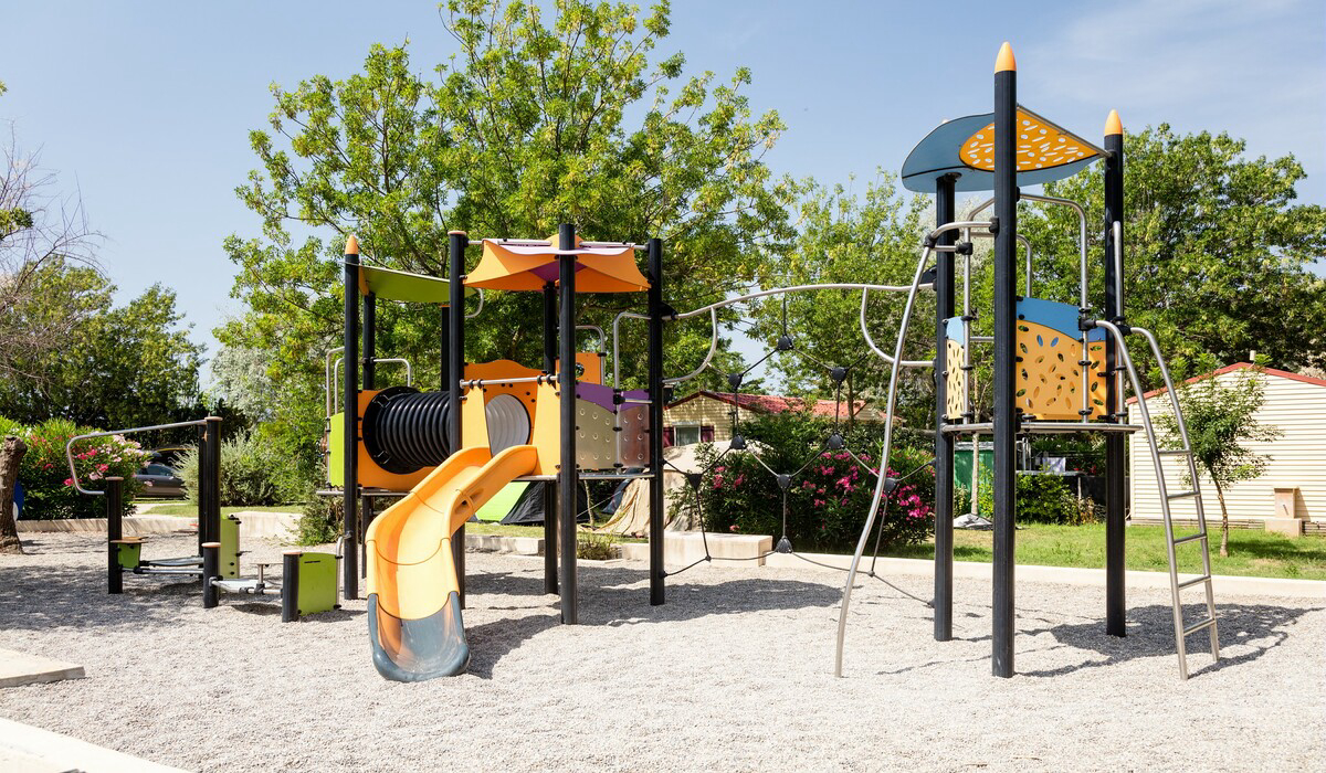 Port Pothuau Provenza-Alpes-Costa Azul - Hyères visuel 9/11 Port Pothuau Provenza-Alpes-Costa Azul - Hyères visuel 9/11