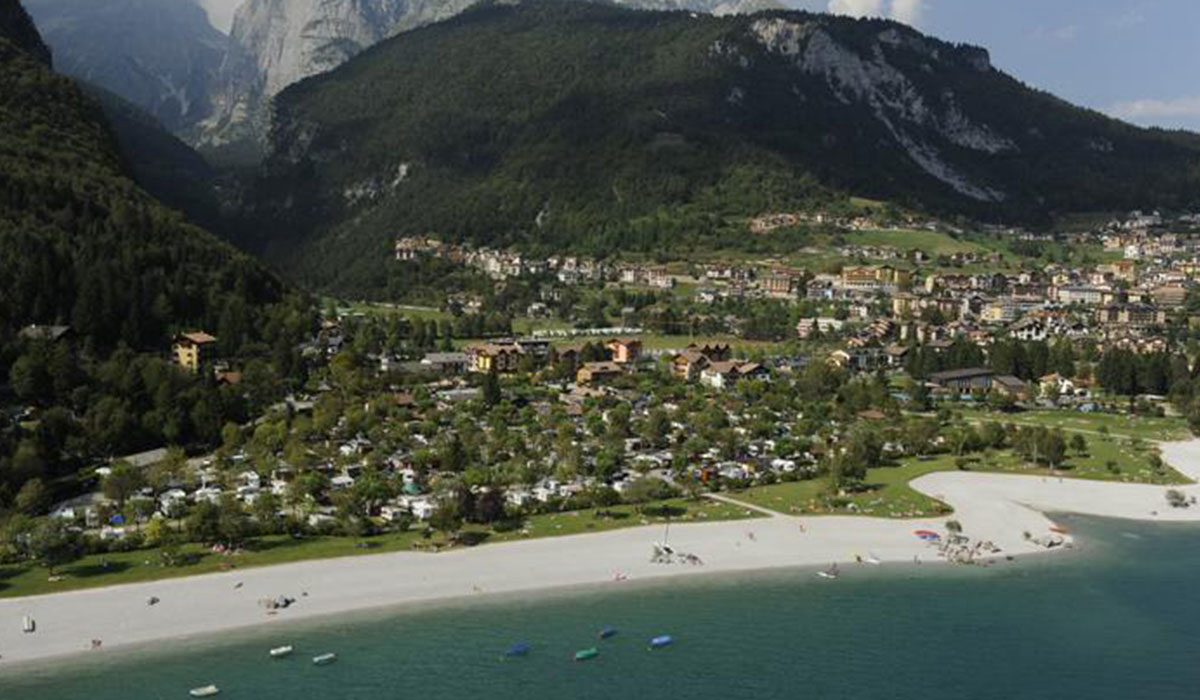 Spiaggia Lago di Molveno Trentino-Alto Adigio - Molveno visuel 1/2 Spiaggia Lago di Molveno Trentino-Alto Adigio - Molveno visuel 1/2