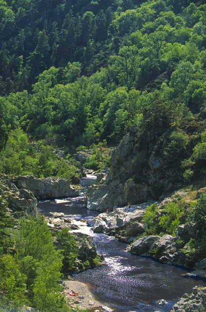 Au Bord de l'Eau Rock’n Camp - Auvernia - Goudet visuel 3/10 Au Bord de l'Eau Rock’n Camp - Auvernia - Goudet visuel 3/10