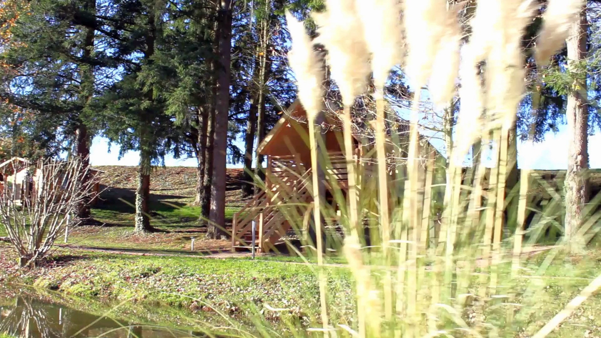 Cabanes de la Petite Sapinière Auvernia - Voussac visuel 5/7 Cabanes de la Petite Sapinière Auvernia - Voussac visuel 5/7