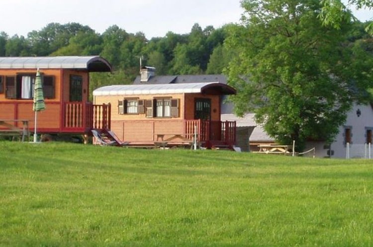 Domaine de Chaux Revel Auvernia - Saint-Martin-Valmeroux visuel 1/7 Domaine de Chaux Revel Auvernia - Saint-Martin-Valmeroux visuel 1/7