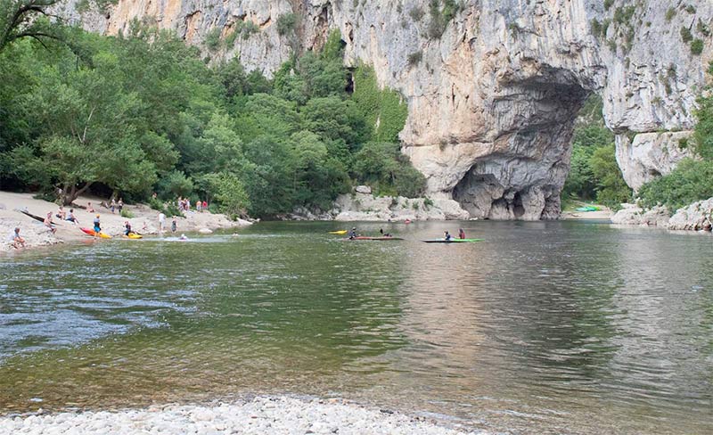 La Plage Fleurie Ródano-Alpes - Vallon-Pont-d'Arc visuel 3/9 La Plage Fleurie Ródano-Alpes - Vallon-Pont-d'Arc visuel 3/9