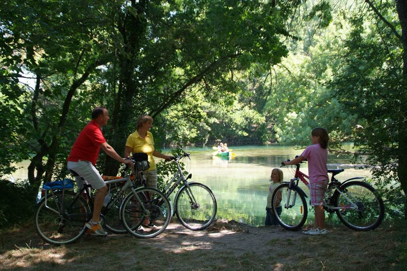 La Sorguette Provenza-Alpes-Costa Azul - L'Isle-sur-la-Sorgue visuel 4/11 La Sorguette Provenza-Alpes-Costa Azul - L'Isle-sur-la-Sorgue visuel 4/11