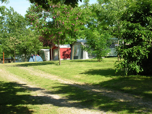 Le Bas Larin Ródano-Alpes - Félines visuel 7/10