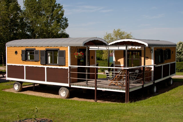 Le Domaine des Grandes Côtes Auvernia - Target visuel 5/7 Le Domaine des Grandes Côtes Auvernia - Target visuel 5/7