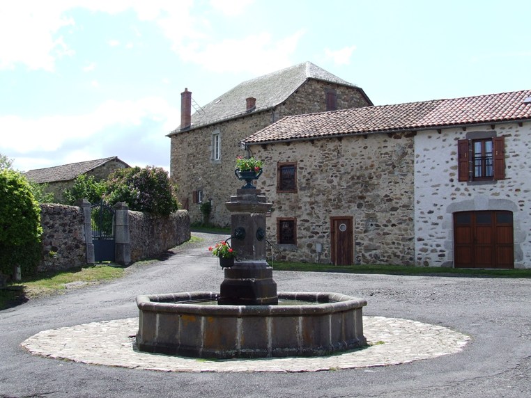 Le Petit Bois Auvernia - Ruynes en Margeride visuel 6/10 Le Petit Bois Auvernia - Ruynes en Margeride visuel 6/10