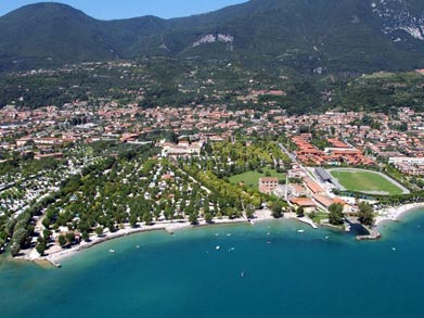 Toscolano Lombardía - Toscolano-Maderno visuel 2/6 Toscolano Lombardía - Toscolano-Maderno visuel 2/6