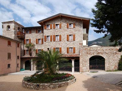 Toscolano Lombardía - Toscolano-Maderno visuel 4/6 Toscolano Lombardía - Toscolano-Maderno visuel 4/6