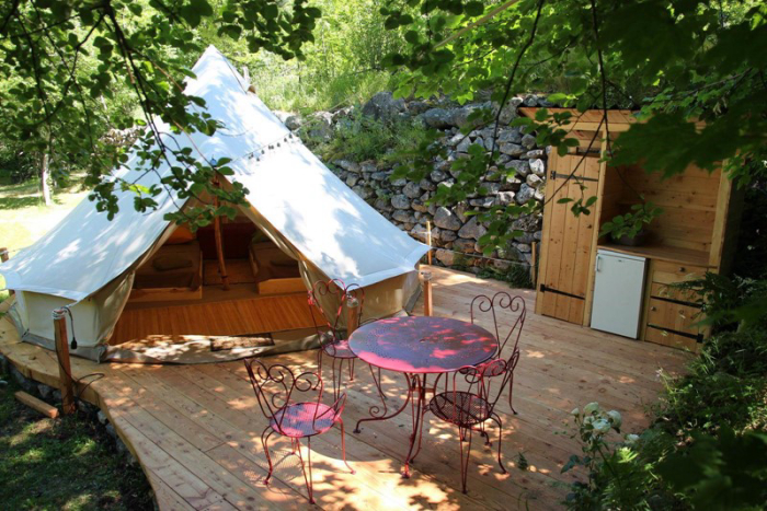 Auprés de mon Arbre Ródano-Alpes - Mayres visuel 1/3 Auprés de mon Arbre Ródano-Alpes - Mayres visuel 1/3