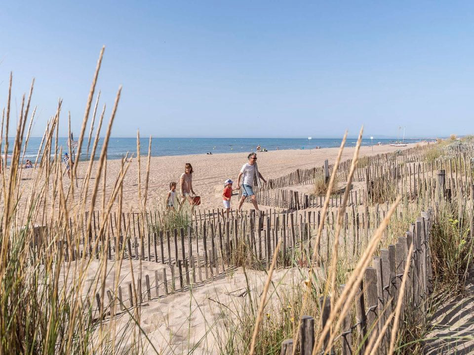 Bleu Marine Languedoc-Rosellón - Sérignan visuel 22/27 Bleu Marine Languedoc-Rosellón - Sérignan visuel 22/27