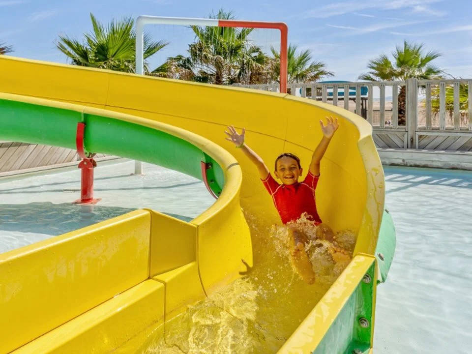 Bleu Marine Languedoc-Rosellón - Sérignan visuel 11/27 Bleu Marine Languedoc-Rosellón - Sérignan visuel 11/27