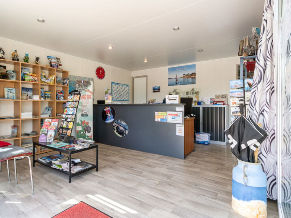 le Gréarn Bretaña - Ambon visuel 3/4 le Gréarn Bretaña - Ambon visuel 3/4