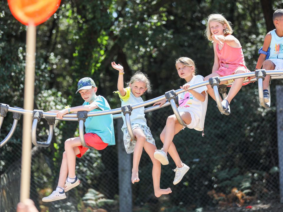 Les Dinosaures Países del Loira - Talmont-Saint-Hilaire visuel 11/18 Les Dinosaures Países del Loira - Talmont-Saint-Hilaire visuel 11/18