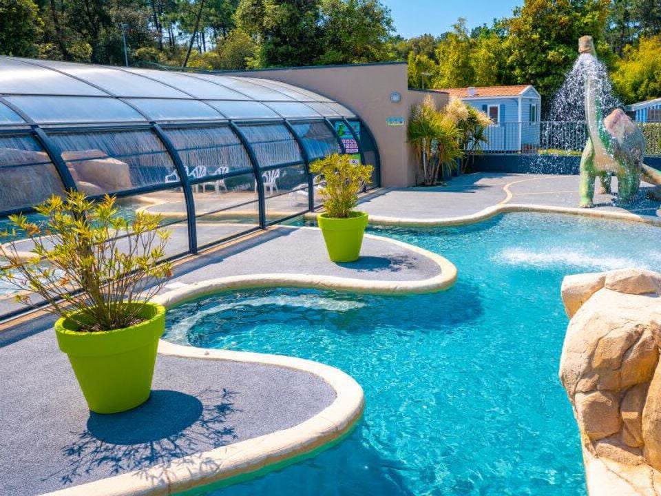 Les Dinosaures Países del Loira - Talmont-Saint-Hilaire visuel 2/18 Les Dinosaures Países del Loira - Talmont-Saint-Hilaire visuel 2/18