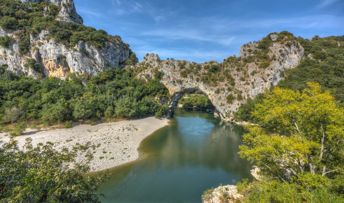 Rives d'Arc Ródano-Alpes - Vallon-Pont-d'Arc visuel 2/19 Rives d'Arc Ródano-Alpes - Vallon-Pont-d'Arc visuel 2/19