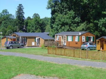 Camping Les Jardins d'Entraigues - Égliseneuve-d'Entraigues