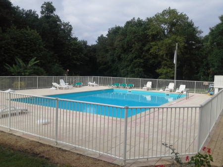 Camping Naturiste La Pardière - Château-Larcher